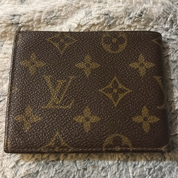 Men’s or Women’s Louis Vuitton Monogram Wallett! Rare and a vintage piece.7.5/10 - Picture 5 of 14